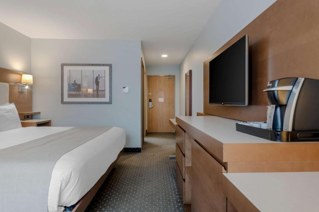 Best Western Plus Woodstock Hotel Conference Centre エクステリア 写真