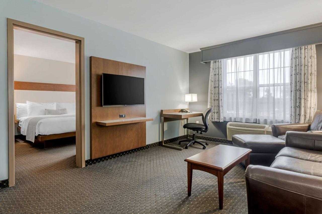 Best Western Plus Woodstock Hotel Conference Centre エクステリア 写真