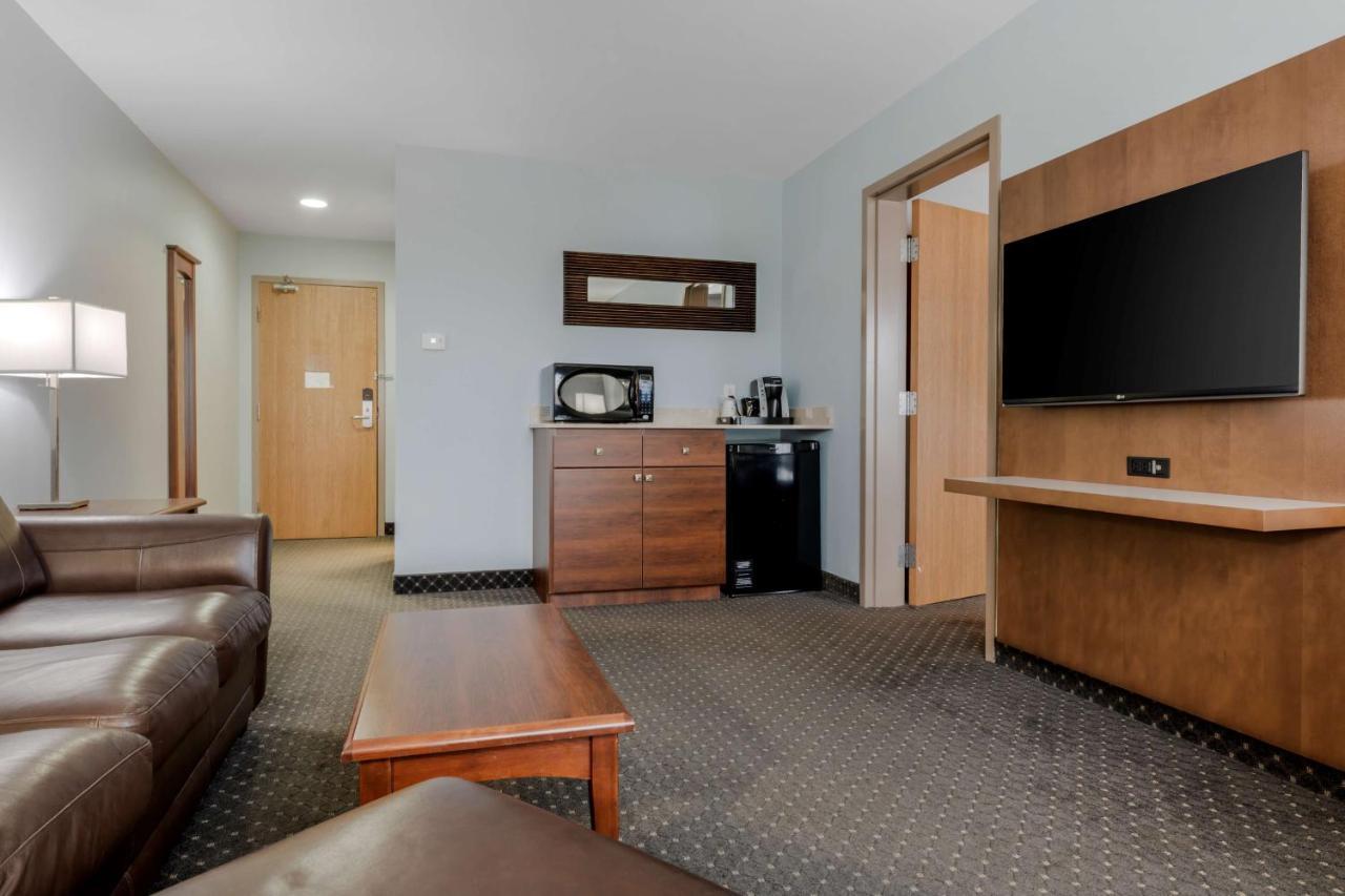 Best Western Plus Woodstock Hotel Conference Centre エクステリア 写真