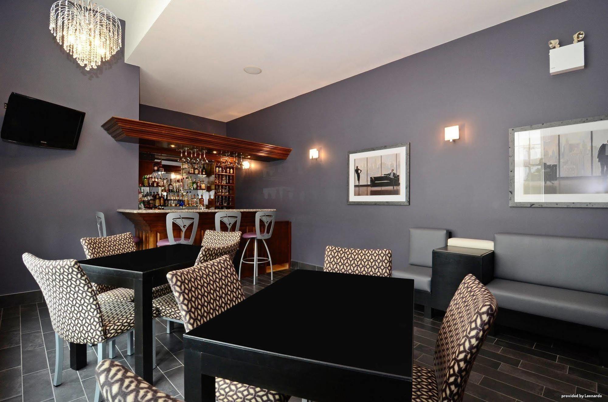 Best Western Plus Woodstock Hotel Conference Centre レストラン 写真