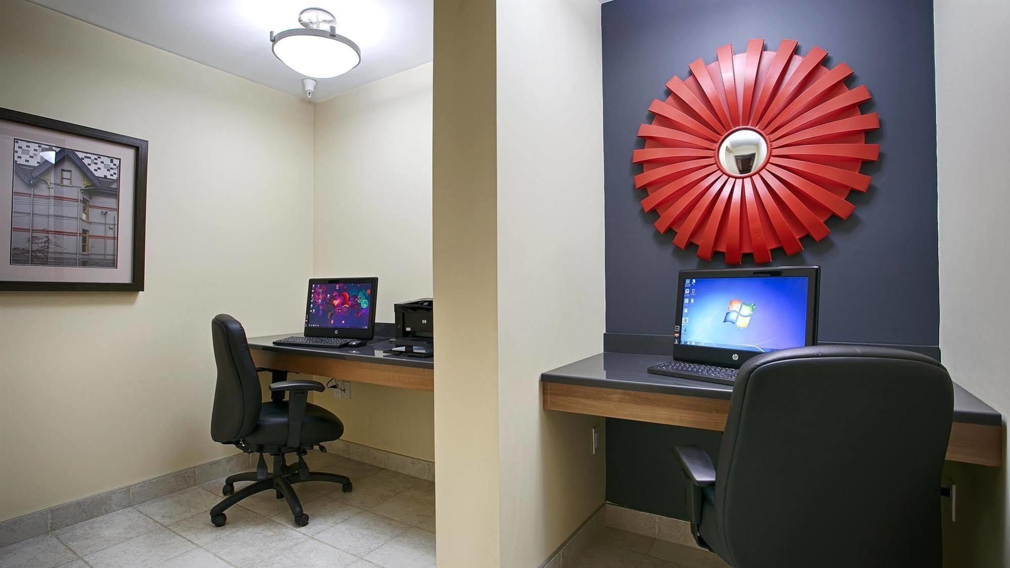 Best Western Plus Woodstock Hotel Conference Centre エクステリア 写真